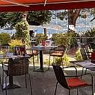 Splendida terrazza Ristorante Mama Mia con vista sul lago